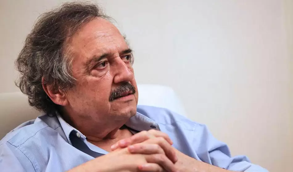 Ricardo Alfonsín pide disculpas en Uruguay por Milei, se autoproclama vocero nacional y olvida que nadie lo eligió