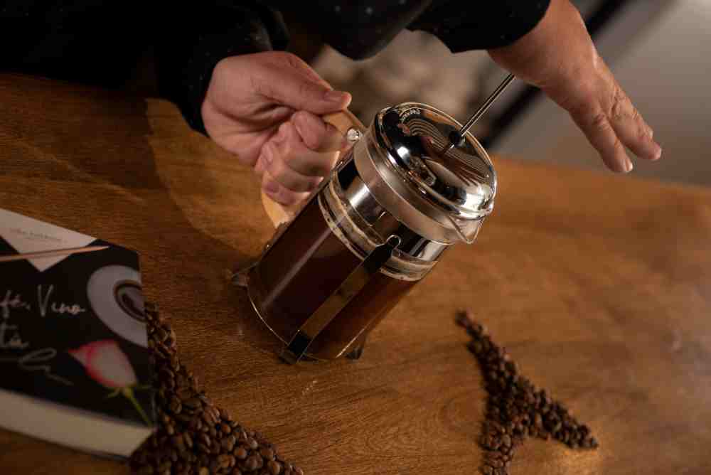 Los sonidos del café y la soledad